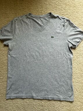 Like New! Lacoste Men's Heather Gray V-Neck Tee with Green Croc Logo.Size Large